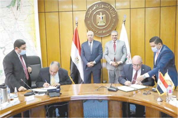 وزير القوى العاملة ووزير الزراعة خلال توقيع البروتوكول