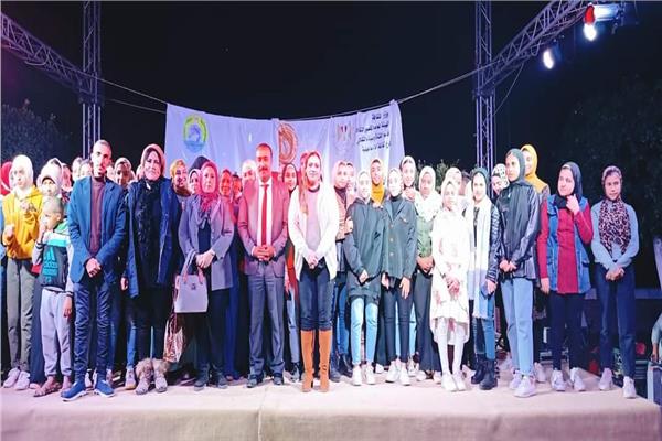 الكاتب محمد نبيل يختتم فعاليات المسرح المتنقل بقرية سرابيوم بالإسماعيلية