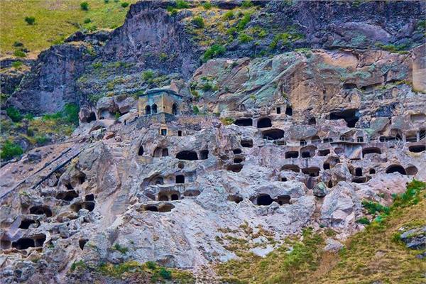 مدينة الـ 300 كهف في جورجيا