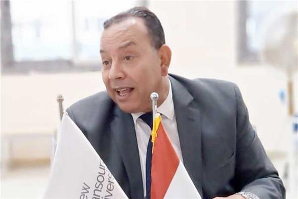 الدكتور معوض الخولى، رئيس جامعة المنصورة الجديدة