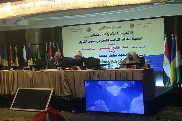 وزير الأوقاف لن نفتح فصول لتحفيظ القرآن  الا بوجود كراسي ومكان يليق به