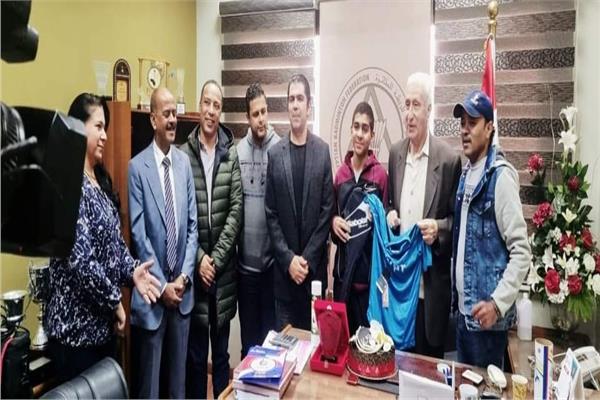 اتحاد الريشة الطائرة يكرم اللاعب جون خالد