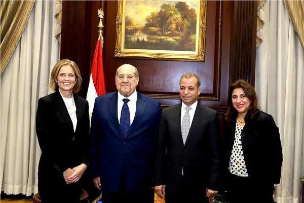  رئيس الشيوخ يستقبل سفيرة النرويج
