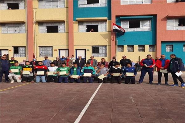 تكريم الطلاب  الموهوبين رياضيا  من طلاب المدرسة الرياضية ببنها