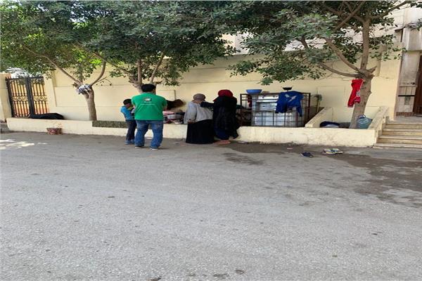 إنقاذ أسرة تعيش في الشارع 