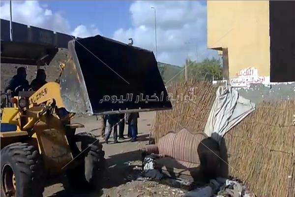 إزالة مخالفات بناء بجوار حرم الدائري ببولاق الدكرور