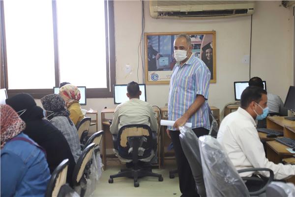 مركز التحول الرقمى بجامعة جنوب الوادى يجرى اختبارات لـ ١١٦ باحثًا