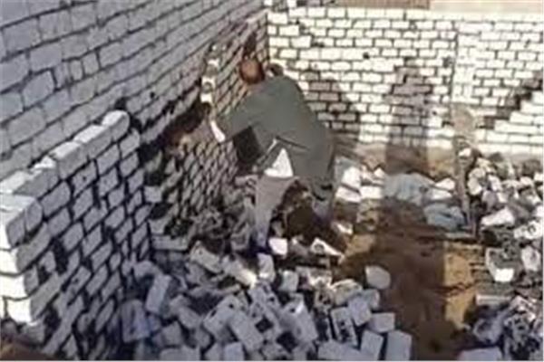 إزاله أعمال بناء مخالف "مقابر" 