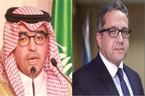 وزير السياحة والآثار يجتمع مع  رئيس المنظمة العربية للسياحة 
