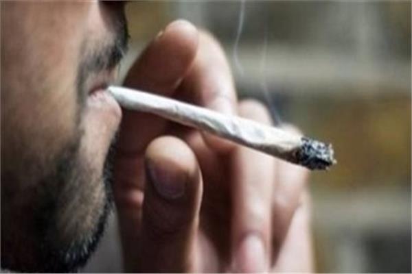 متعاطي المخدرات 