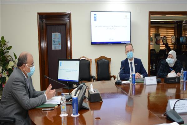وزير التنمية المحلية يستقبل مسئولي برنامج الأمم المتحدة الإنمائي