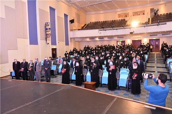  البابا تواضروس يلتقي بكهنة الرعاية الاجتماعية