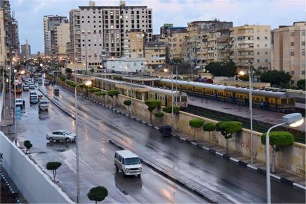 «الفيضة الصغرى» تضرب الإسكندرية وطوارئ بالبحر الأحمر