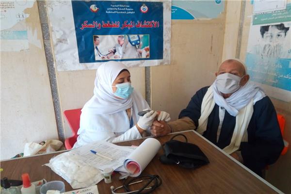 الكشف على ١٧٦٤  مواطناً خلال قافلة طبية مجانية بقرية برقوقة بمركز دمنهور بالبحيرة