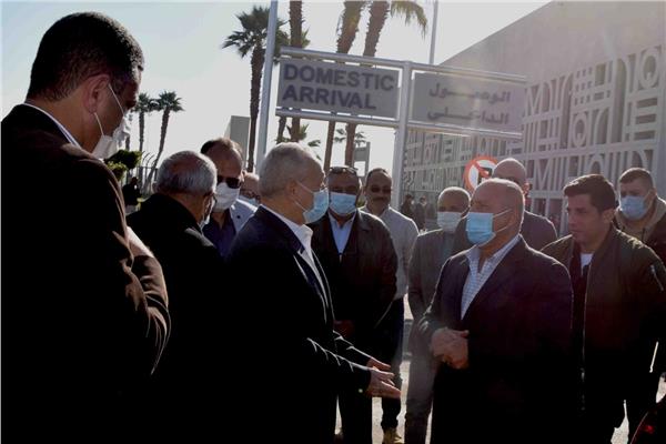 المستشار مصطفى ألهم محافظ الأقصر يتفقد المشروعات