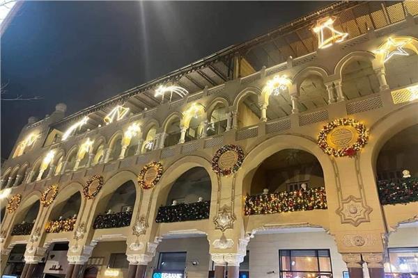 الكوربة تتزين لاستقبال أعياد الميلاد
