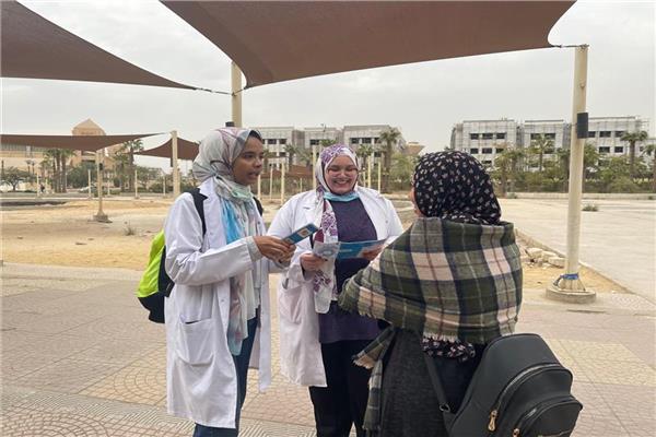 كلية الصيدلة جامعة حلوان تنظم حملة للتوعية بالتغذية السليمة لمرضي ضغط الدم