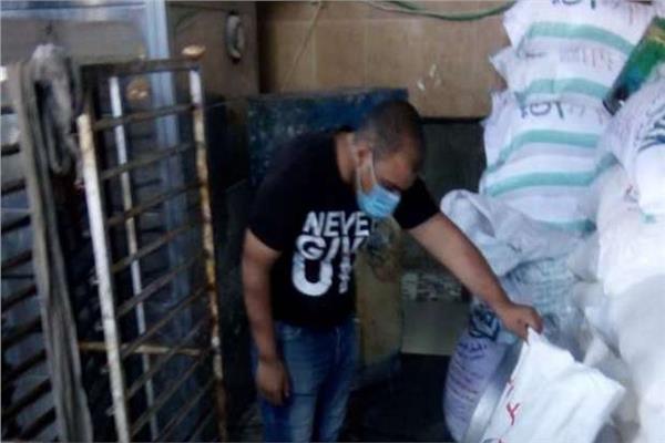 غلق 15 منشأه غذائية وإعدام 1760كيلو من الأغذية الفاسدة بها