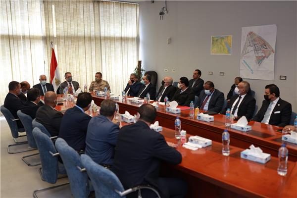  اجتماع موسع لمناقشة رفع كفاءة الخدمات المقدمة للزائرين بالمنشآت الفندقية بمحافظة الجيزة