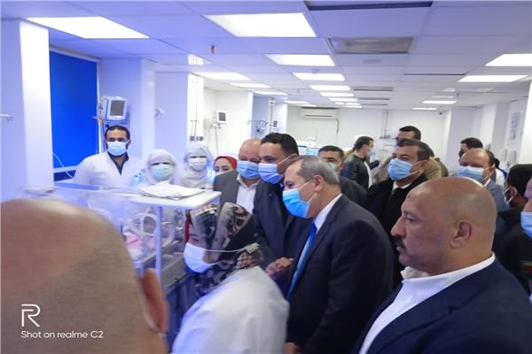محافظ الدقهلية يفتتح توسعة حضانات مستشفى المطرية المركزي