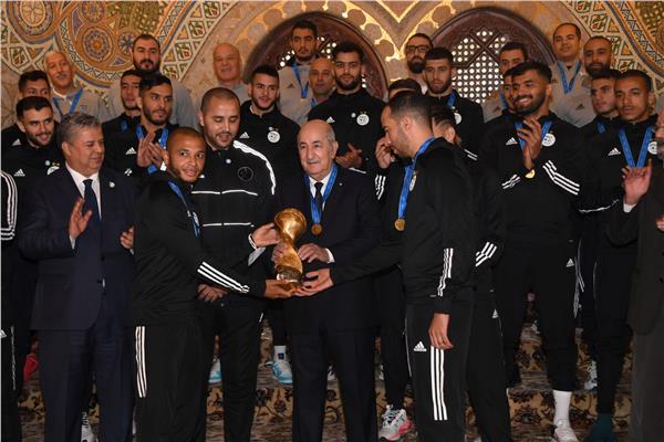 تكريم رئاسي لمنتخب الجزائر بعد التتويج الأول بكأس العرب