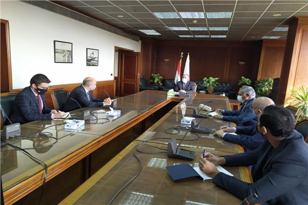 لقاء عبد العاطي  مع سفير المجر 