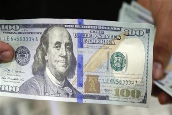 100 دولار