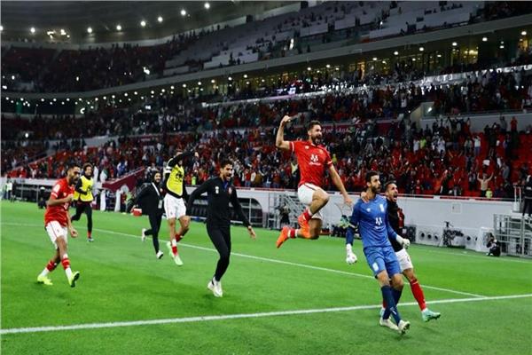 احتفال لاعبي الأهلي بعد الفوز بالسوبر
