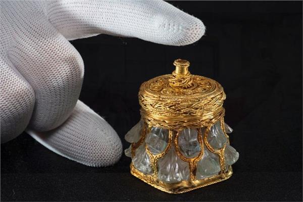 العثور على دلاية كريستالية نادرة