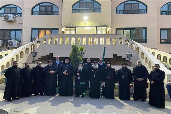 مطرانيّة أكتوبر  للأقباط الأرثوذُكس تهني الكنيسة الكاثوليكية بعيد الميلاد 