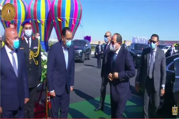 لحظة وصول الرئيس السيسي