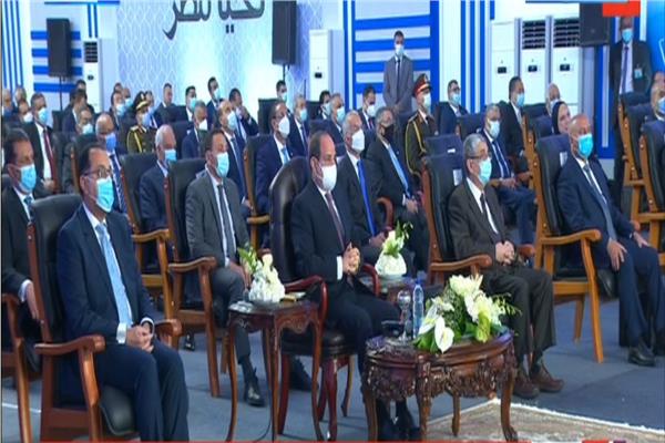 الرئيس السيسي يفتتح عددا من المشروعات القومية الجديدة بالمنيا