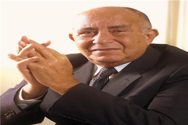 رجل الأعمال يوسف منصور