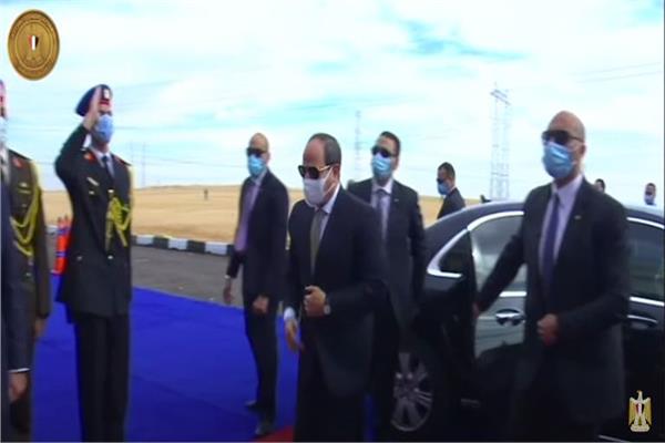 لحظة وصول الرئيس السيسي