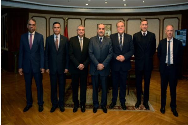لقاءات وزير الطيران مع سفراء الدول وممثلي المنظمات الدولية لدعم النقل الجوي 