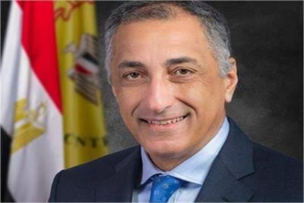 « طارق عامر »  بطل ملحمة الجنيه 