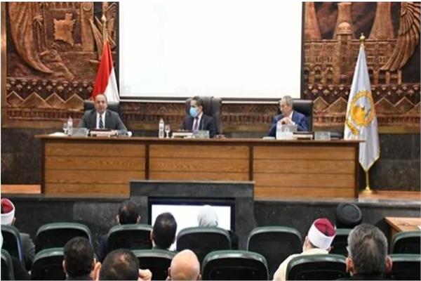 نائب وزيرة التخطيط ومحافظ الغربية
