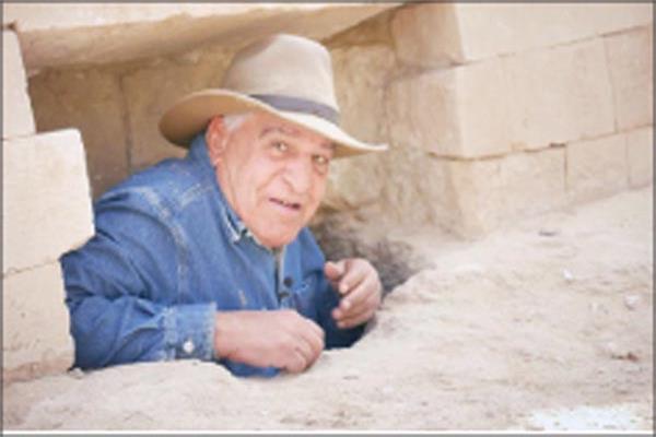 الدكتور زاهى حواس