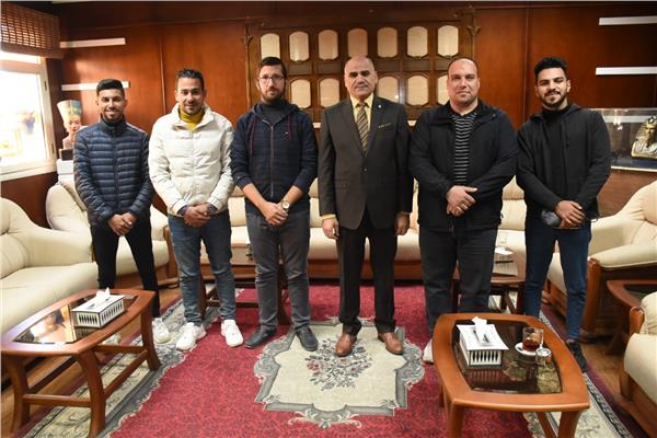وفد من الأكاديمية العربية للعلوم والتكنولوچيا والنقل البحري