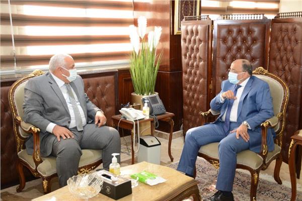 وزير التنمية المحلية ومحافظ الوادي الجديد