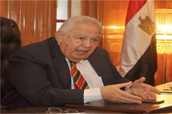نقيب المحامين يشييع جثمان نجلته المهندسة هالة رجائي إلى مثواها الأخير
