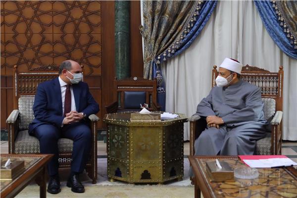 شيخ الأزهر يستقبل السفير المصري لدى تشاد 