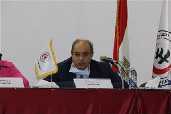 الدكتور أيمن سالم،