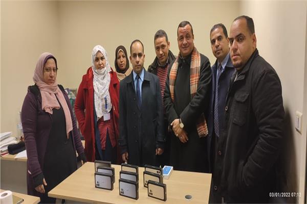 جمارك مطار أسيوط الدولي امام المضبوطات 