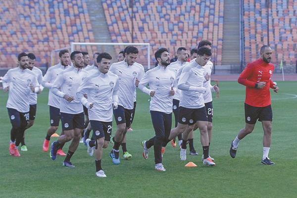 المنتخب الوطنى خلال تدريباته بمعسكره المغلق