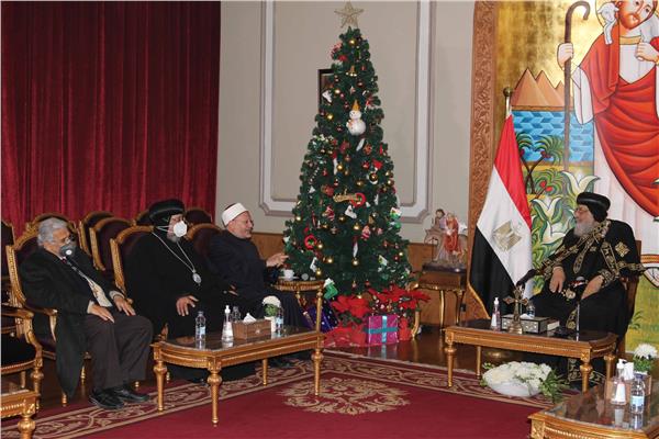 مفتي الجمهورية خلال تقديم التهنئة للبابا تواضروس بعيد الميلاد المجيد