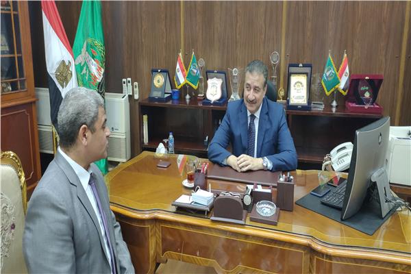  محافظ المنوفية مع محرر بوابة أخبار اليوم 
