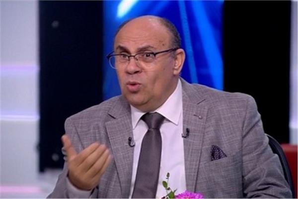 الدكتور مبروك عطية الأستاذ بجامعة الأزهر