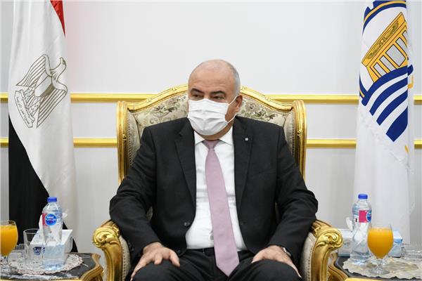اللواء أشرف الداودي محافظ قنا