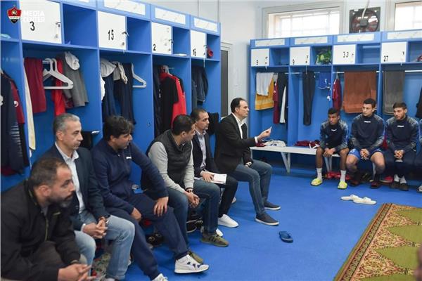 عبدالحميد بسيوني ولاعبي المحلة